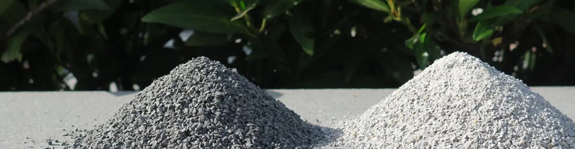 Špárovací piesok od Friedl Steinwerke na stabilné a trvanlivé škárovanie dlažby. Zabezpečuje optimálnu fixáciu a znižuje rast buriny. Špárovací piesok od Friedl Steinwerke na stabilné a trvanlivé škárovanie dlažby. Zabezpečuje optimálnu fixáciu a znižuje rast buriny.