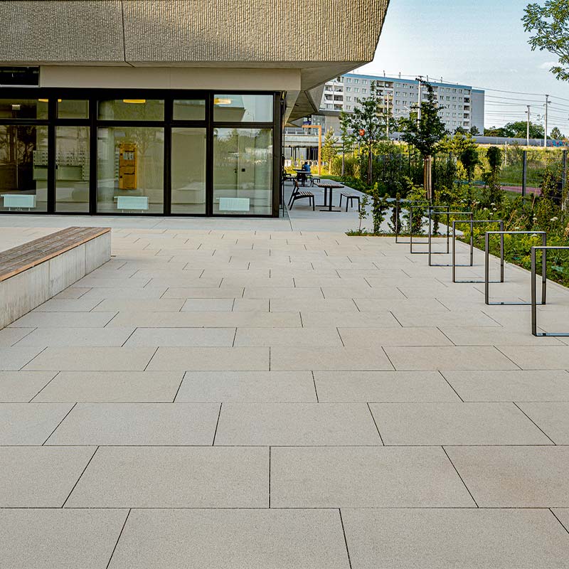 Hirschstettner Straße Linea VG4 betónová platňa, slonovina Friedl Steinwerke Hirschstettner Straße Linea VG4 betónová platňa, slonovina Friedl Steinwerke