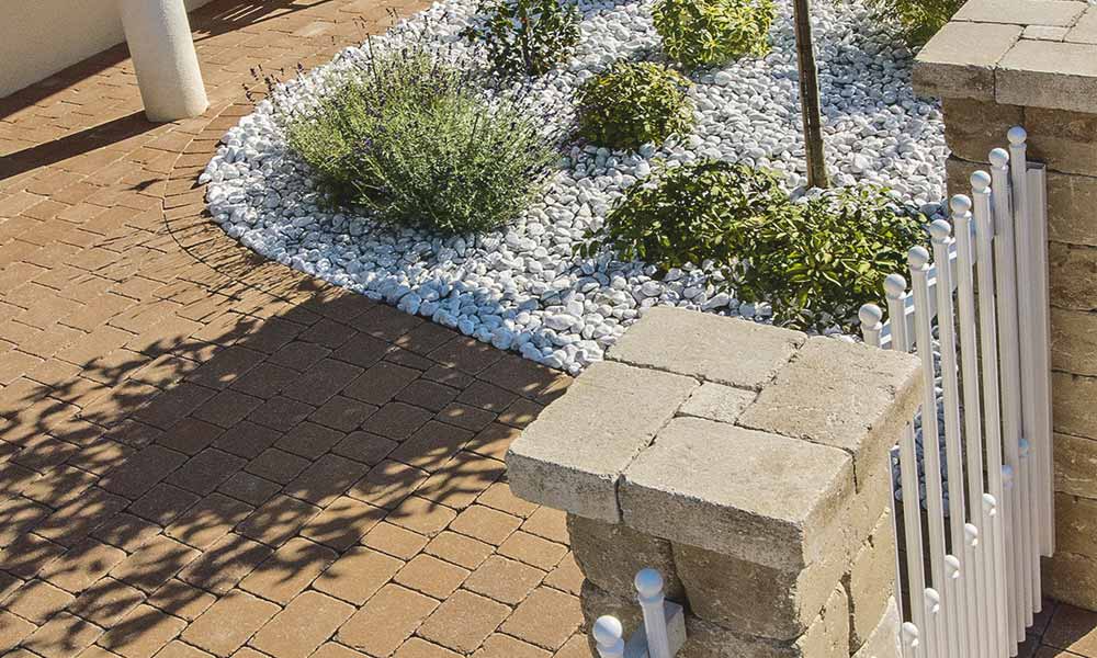 Krycia platňa a múrová tvárnica, vápenec tieňovaný Krycia platňa a múrová tvárnica, vápenec tieňovaný