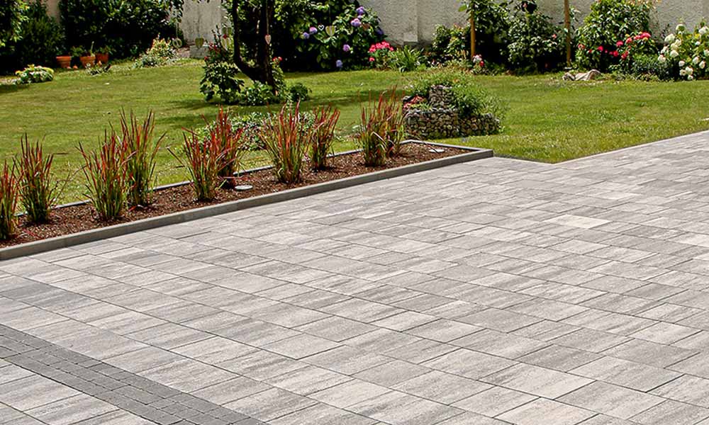 Arret Š25 VG4 kombinovaná dlažba, žulovo sivá tieňovaná; Grado kocka, antracitová Arret Š25 VG4 kombinovaná dlažba, žulovo sivá tieňovaná; Grado kocka, antracitová