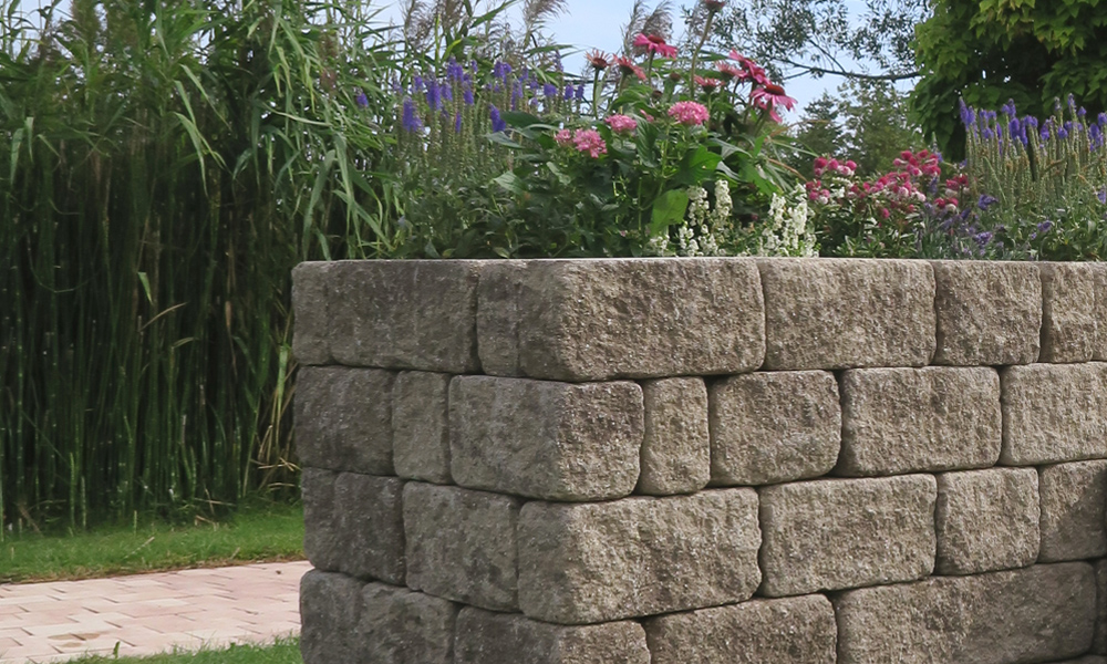 Gutshof murová tvárnica ŠM12 bosovaná, mokka tieňovaná Gutshof murová tvárnica ŠM12 bosovaná, mokka tieňovaná