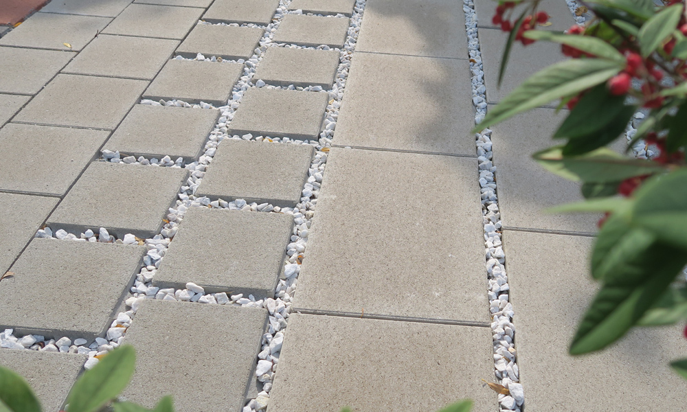 Linea Verde VG4 40 x 30 cm (vpravo), sivá; Cupro Verde VG4 20 x 20 cm (stred), sivá; Classic VG4 dlažba 20 x 20 cm, sivá Linea Verde VG4 40 x 30 cm (vpravo), sivá; Cupro Verde VG4 20 x 20 cm (stred), sivá; Classic VG4 dlažba 20 x 20 cm, sivá