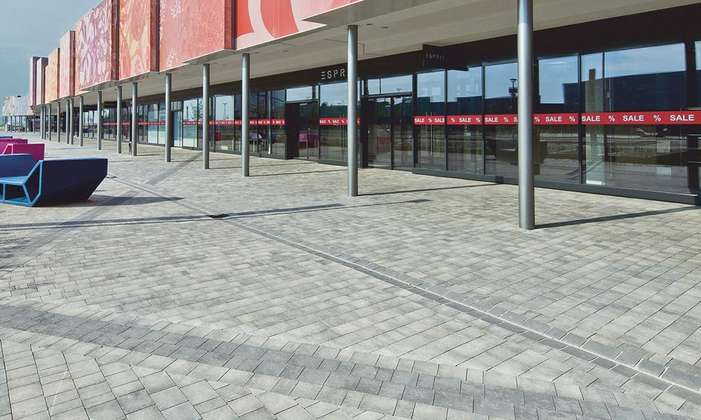 Piazza, žulovo sivá tieňovaná Piazza, žulovo sivá tieňovaná