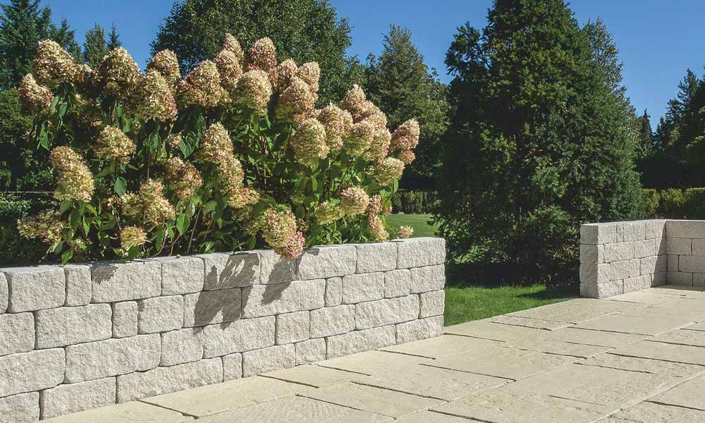 Gutshof murová tvárnica ŠM16 bosovaná, krieda; Parkstone Plus, slonovina Gutshof murová tvárnica ŠM16 bosovaná, krieda; Parkstone Plus, slonovina