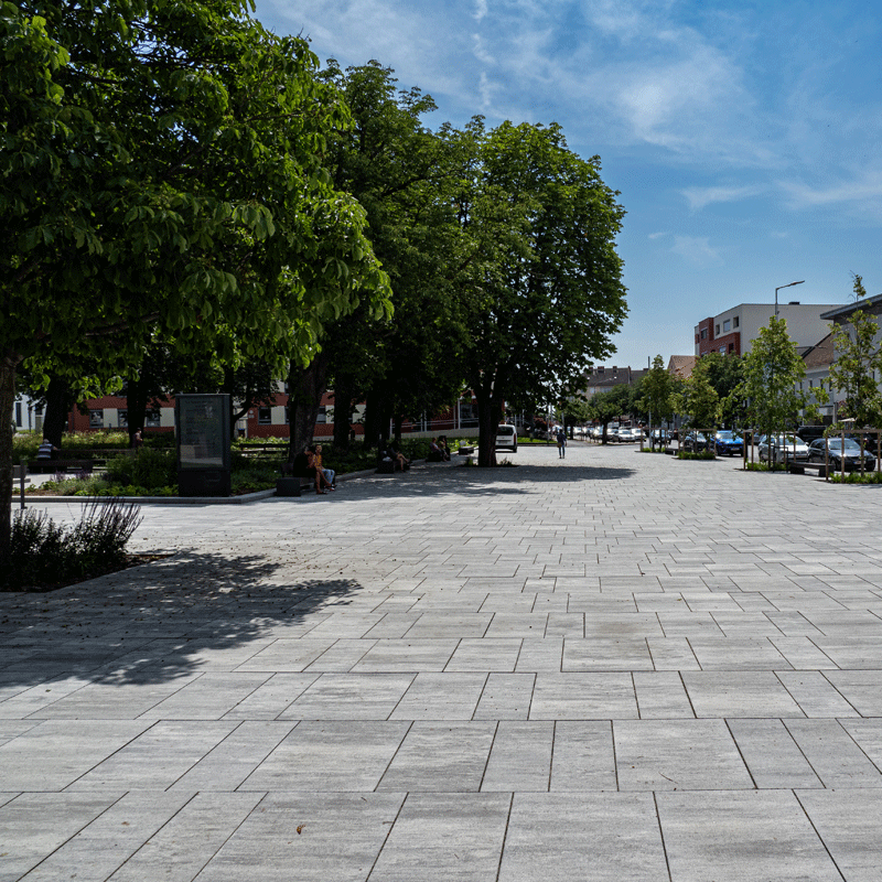 Stadtgarten Oberwart Magnum VG4 und Arret B25 granitgrau-schattiert Stadtgarten Oberwart Magnum VG4 und Arret B25 granitgrau-schattiert
