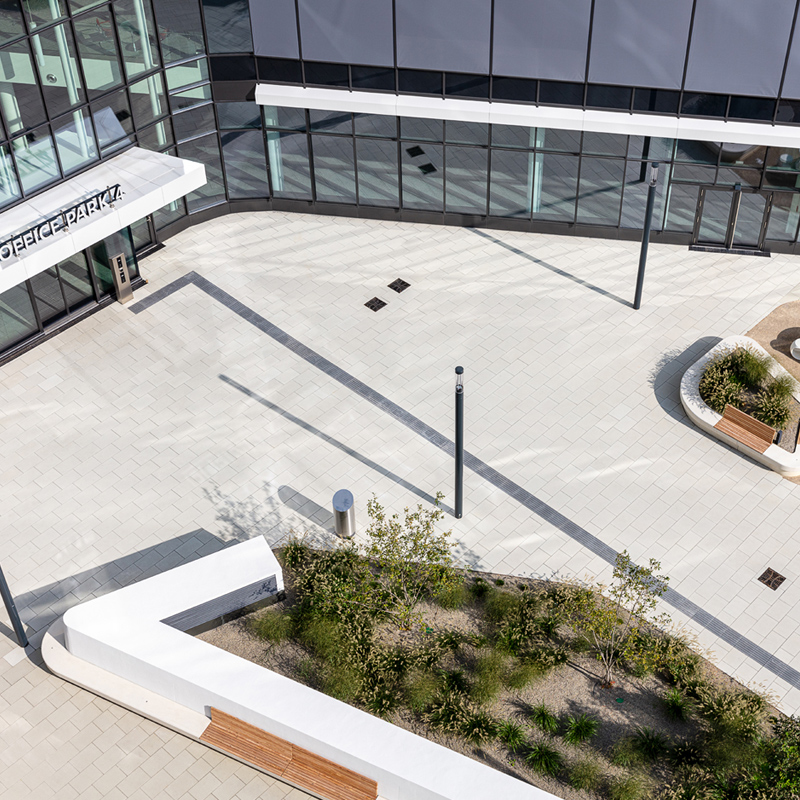Office Park 4, Letisko Wien-Schwechat betónové dlažby Friedl Steinwerke Office Park 4, Letisko Wien-Schwechat betónové dlažby Friedl Steinwerke