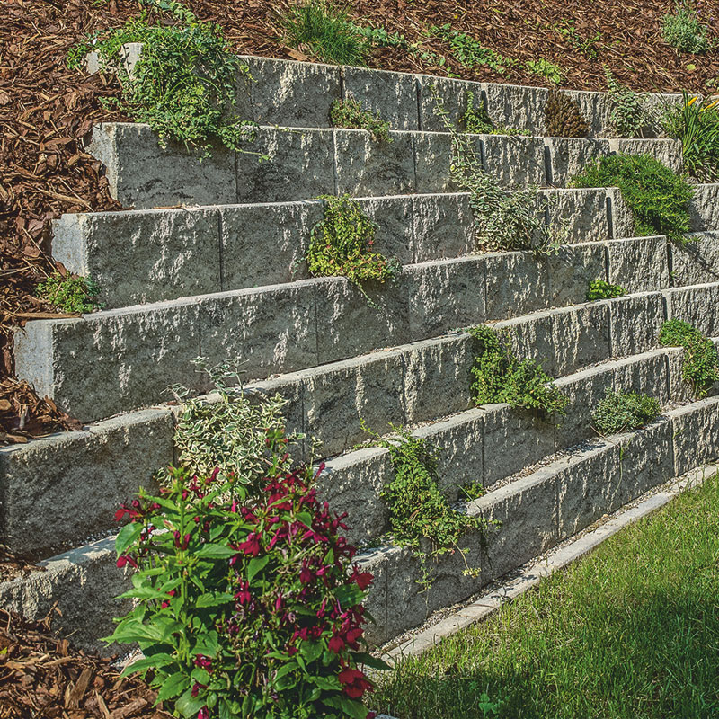 s črepníkovými tvárnicami od Friedl  Steinwerke s črepníkovými tvárnicami od Friedl  Steinwerke