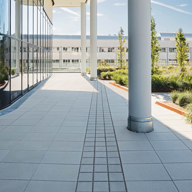 Obytný dom Linea VG4 betónová platňa, platina svetlá Friedl Steinwerke Obytný dom Linea VG4 betónová platňa, platina svetlá Friedl Steinwerke
