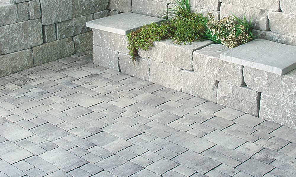 Trentino, žulovo sivá tieňovaná, nepravidelne v 15 cm širokých radoch uložené; Gutshof murová tvárnica ŠM24 bosovaná, sivá Trentino, žulovo sivá tieňovaná, nepravidelne v 15 cm širokých radoch uložené; Gutshof murová tvárnica ŠM24 bosovaná, sivá