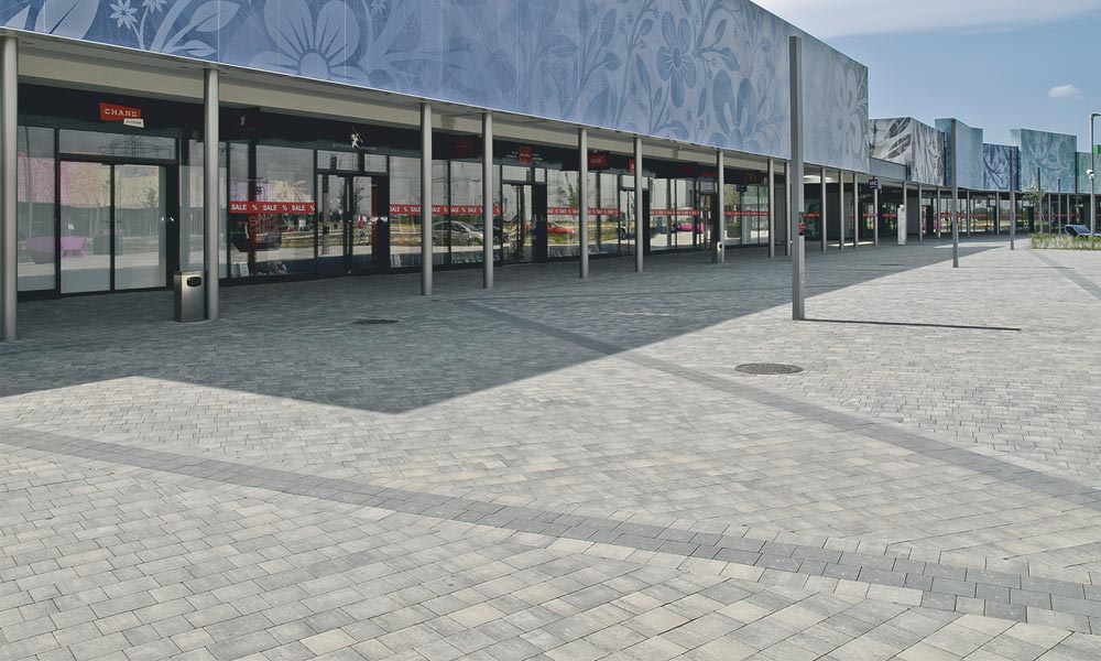 Piazza, žulovo sivá tieňovaná Piazza, žulovo sivá tieňovaná