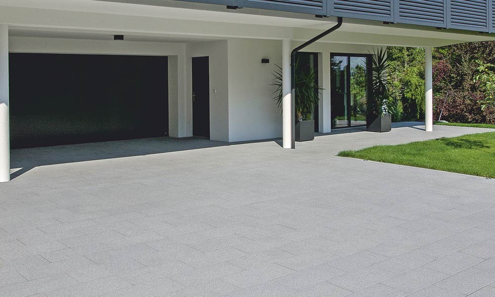 Linea VG4 betónová platňa 60 x 30 x 8 cm, ušľachtilé kamenivo antracitové Linea VG4 betónová platňa 60 x 30 x 8 cm, ušľachtilé kamenivo antracitové