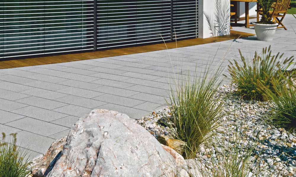 Linea VG4 betónová platňa 60 x 30 x 8 cm, ušľachtilé kamenivo antracitové Linea VG4 betónová platňa 60 x 30 x 8 cm, ušľachtilé kamenivo antracitové