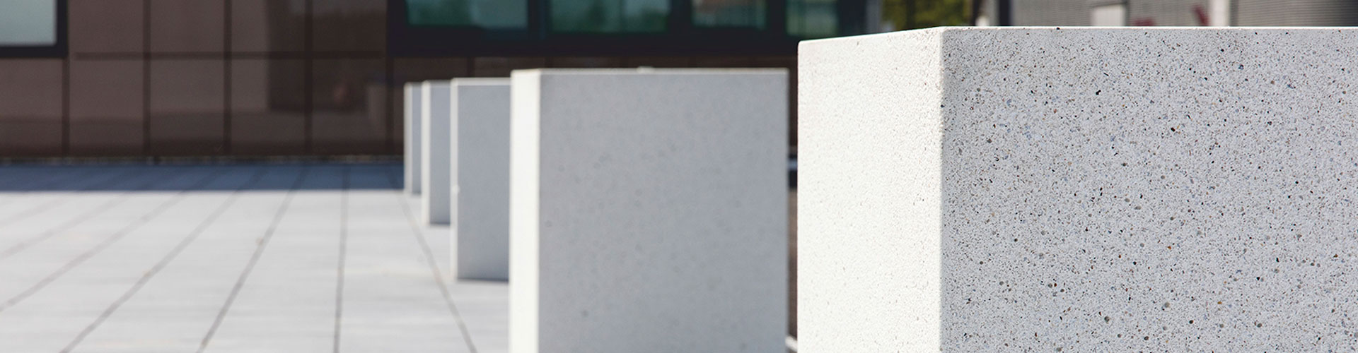 Záhradný dizajn Betonova kocka, bielo betónové elementy Friedl Steinwerke